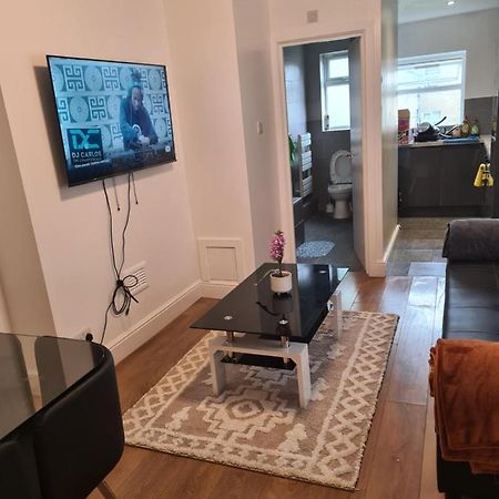 Luxury One Bedroom Flat Londra Esterno foto