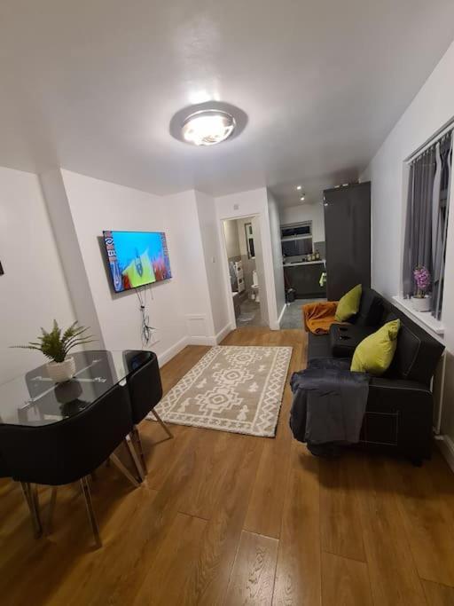 Luxury One Bedroom Flat Londra Esterno foto